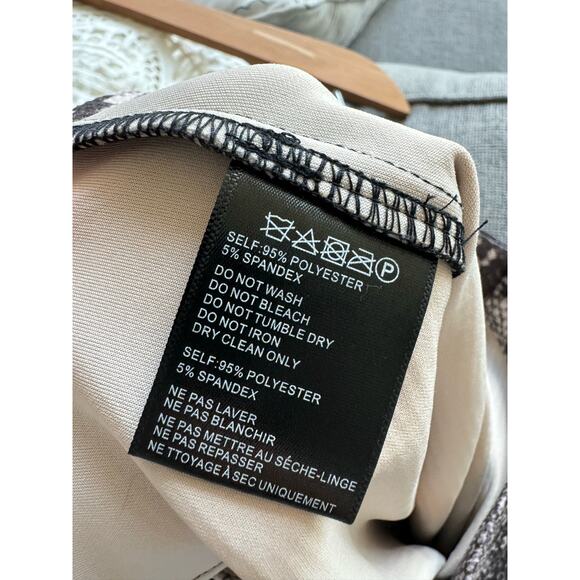 Urban Outfitters Maia Faux Leather Snakeskin High Rise Cropped Pants Women's 4 - Picture 6 of 6